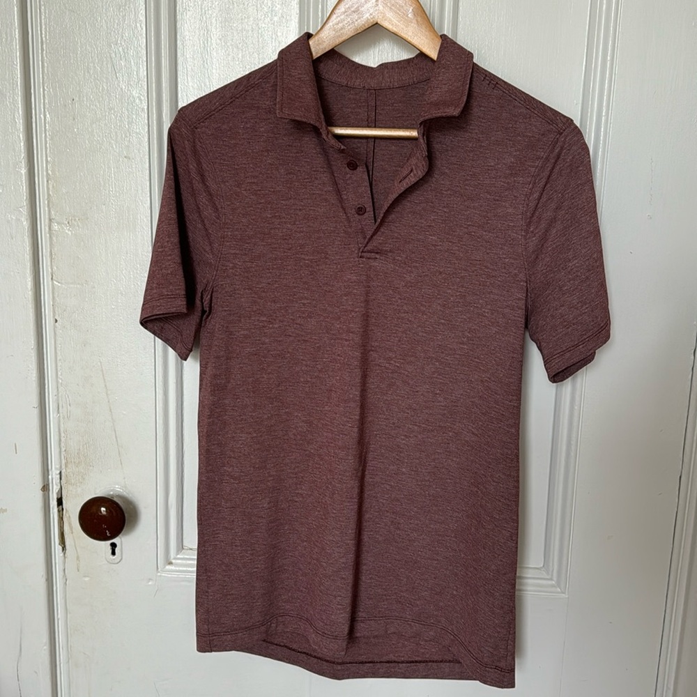 Lululemon Men’s Burgundy/Red Evolution Short Sleeve Polo Size Small EUC